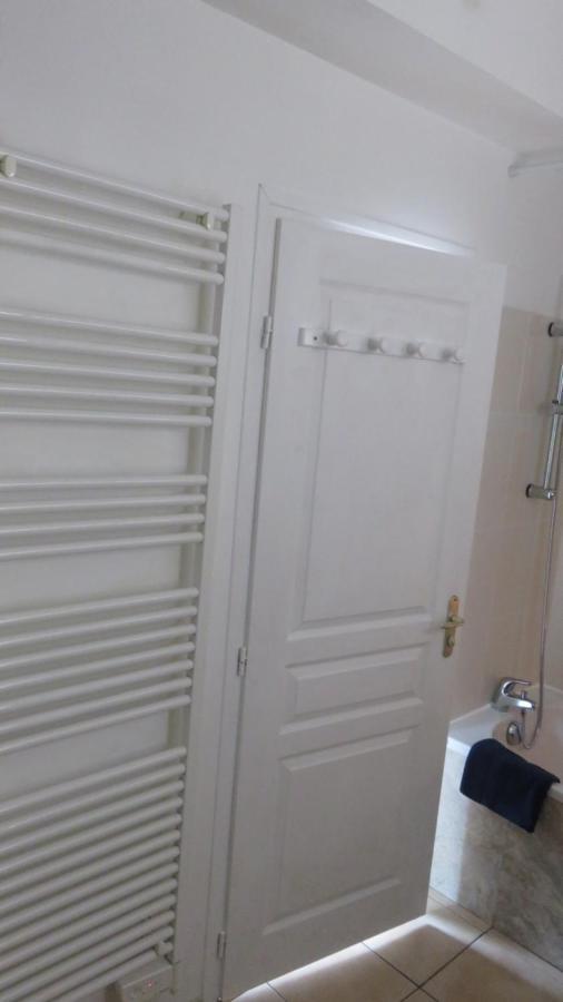 Chez Mary Poppins Apartment เวอร์นอน ภายนอก รูปภาพ
